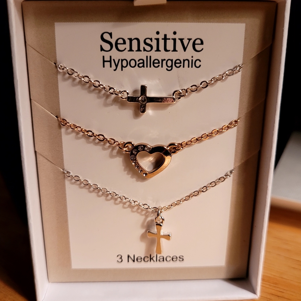 Gift to Go,  Daisy Fuentes set of 3 Necklaces in Gift Box